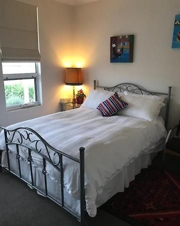 Not Quite The Ritz Bed & Breakfast Adelaide Bagian luar foto