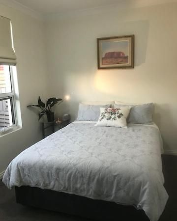 Not Quite The Ritz Bed & Breakfast Adelaide Bagian luar foto